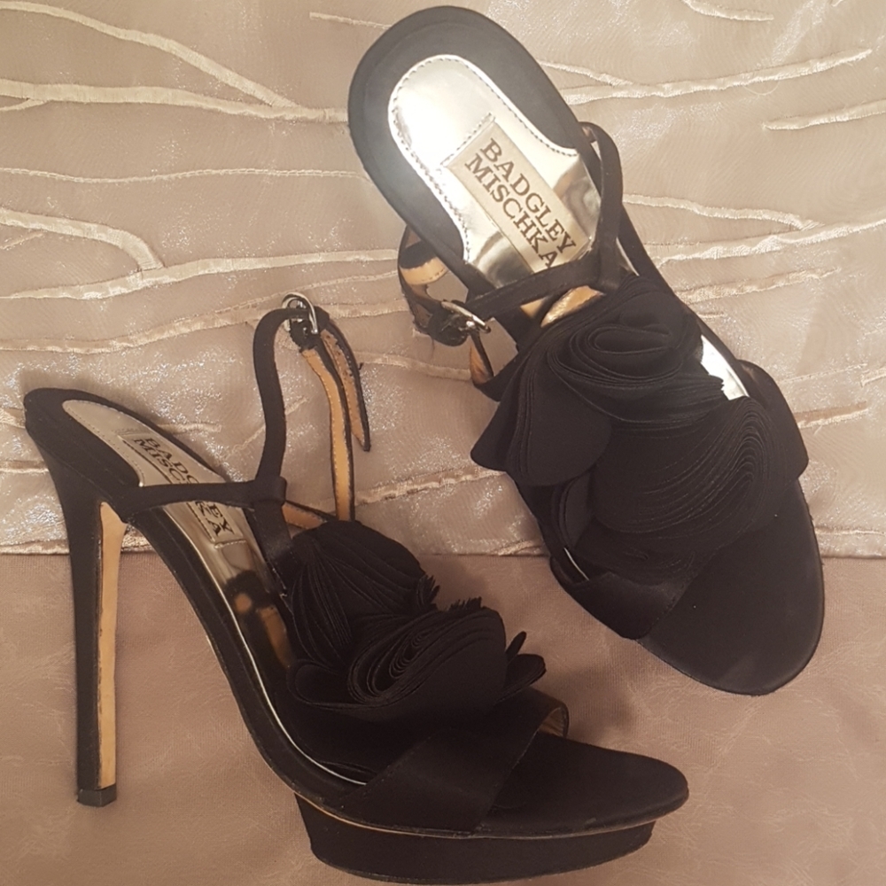 Badgley mischka black ruffled heels